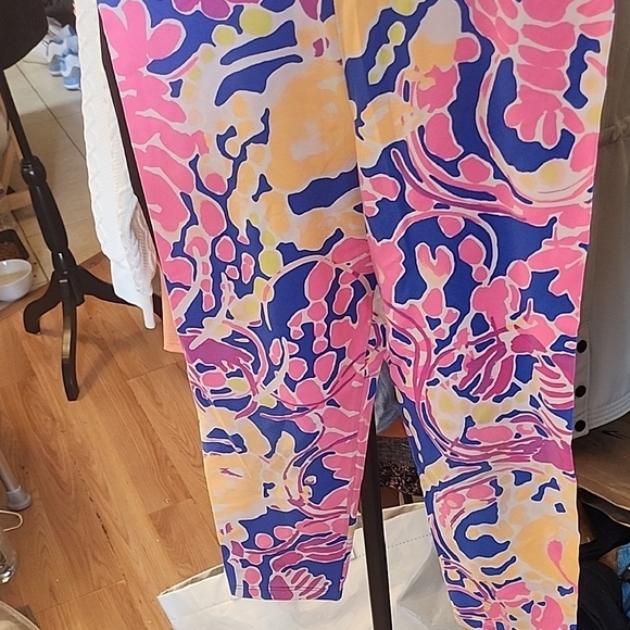Vibrant Pink and Blue Patterned Leggings - Picture 3 of 3
